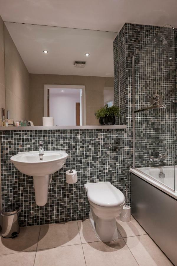 The Chambers, Riverside West Leeds  Exterior photo